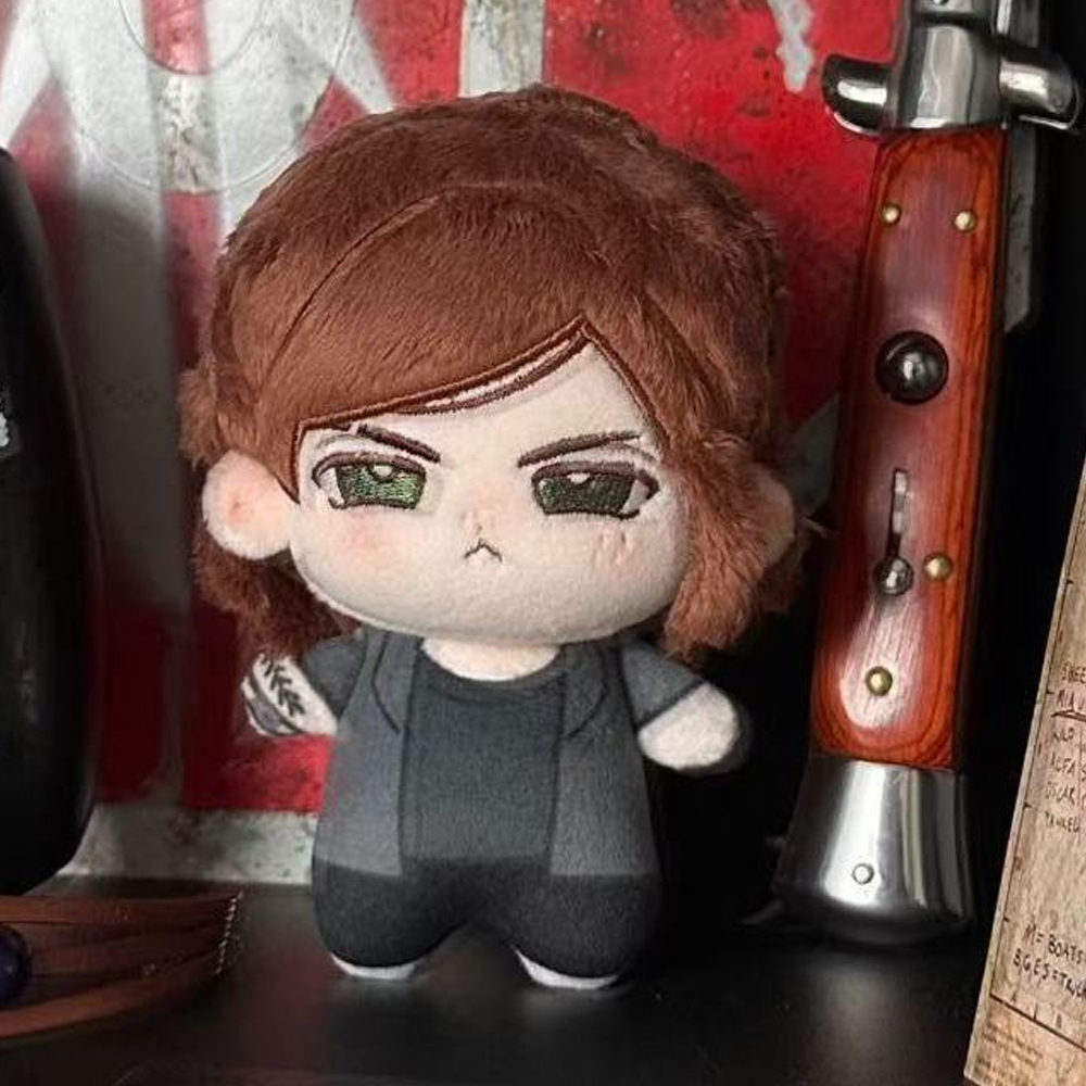 ホラーゲーム エリー・ウィリアムズ コスプレ コットン人形  - Gaming Accessories Toys のレビューと価格
